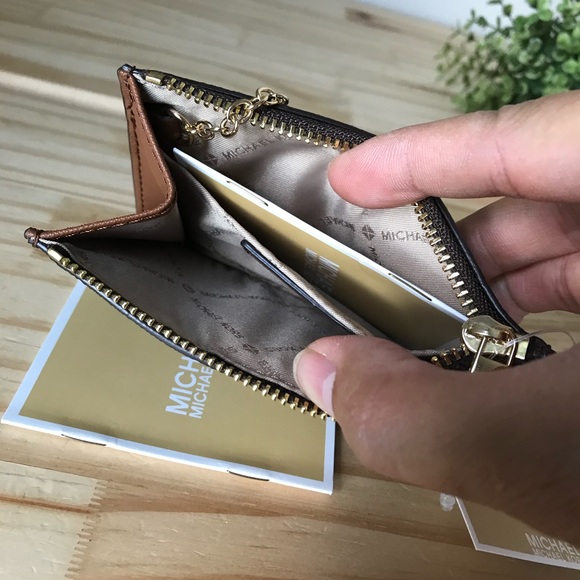 Michael Kors Card Holder🎈🎈 - Picture 4 of 6